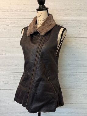 NWT Dylan Vintage Faux-Shearling Sleeveless Moto Vest Jacket